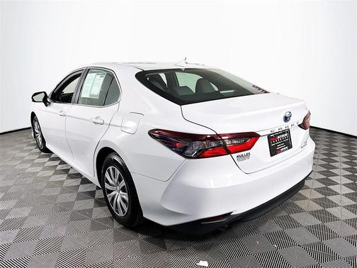 2023 Toyota Camry Hybrid LE