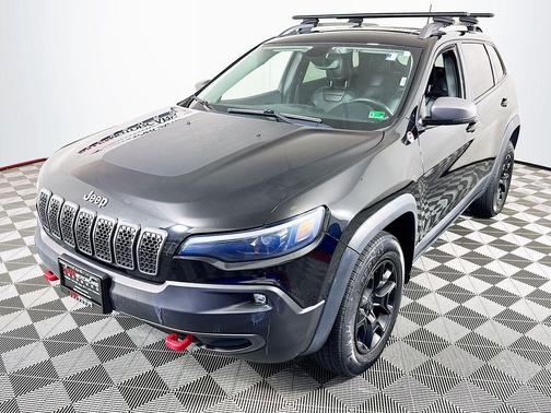 Diamond Black 2019 Jeep Cherokee Trailhawk