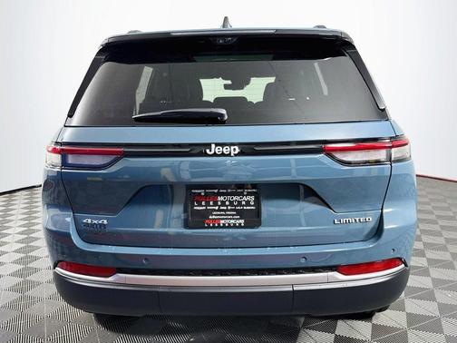 Steel Blue 2027 Jeep Grand Cherokee Limited 4x2