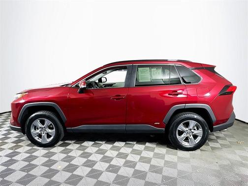 2022 Toyota RAV4 Hybrid XLE