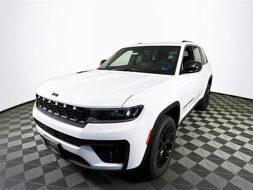 2026 Jeep Grand Cherokee Laredo