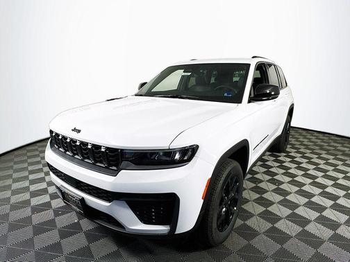 2026 Jeep Grand Cherokee Laredo