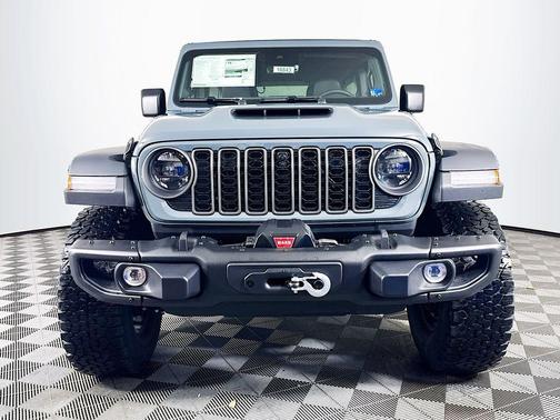 Anvil Clearcoat 2026 Jeep Wrangler 392