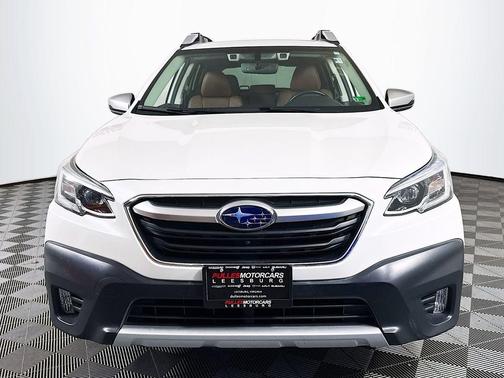 Crystal White Pearl 2020 Subaru Outback Touring