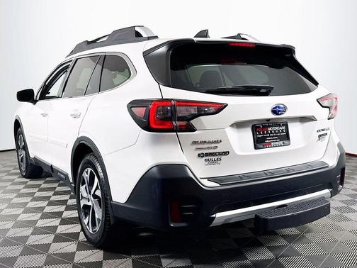 Crystal White Pearl 2020 Subaru Outback Touring