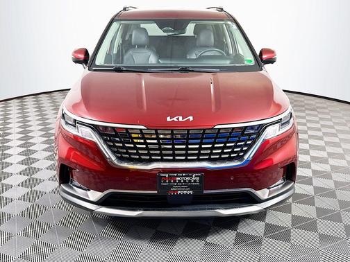 Flare Red 2024 Kia Carnival SX