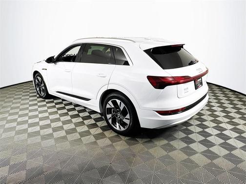 2022 Audi e-tron Premium