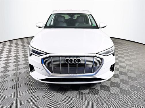 2022 Audi e-tron Premium