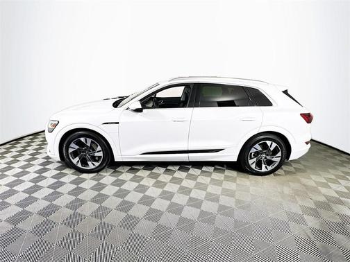 2022 Audi e-tron Premium