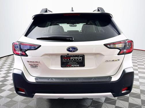 Crystal White Pearl 2025 Subaru Outback Limited