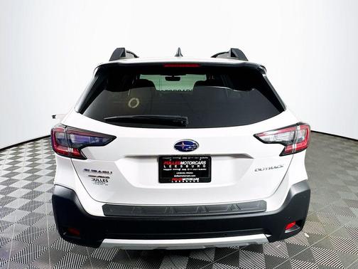 Crystal White Pearl 2025 Subaru Outback Limited