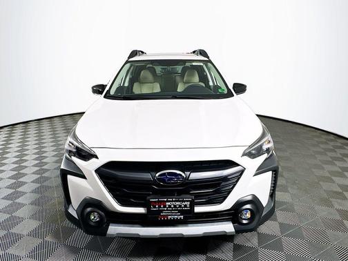 Crystal White Pearl 2025 Subaru Outback Limited