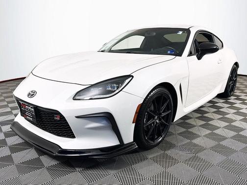 Halo 2023 Toyota GR86 Premium