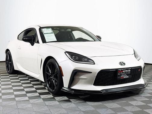 Halo 2023 Toyota GR86 Premium