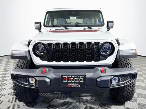 Bright White Clearcoat 2026 Jeep Wrangler Willys