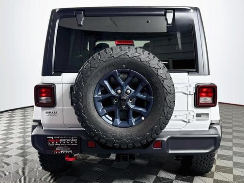 Bright White Clearcoat 2026 Jeep Wrangler Willys