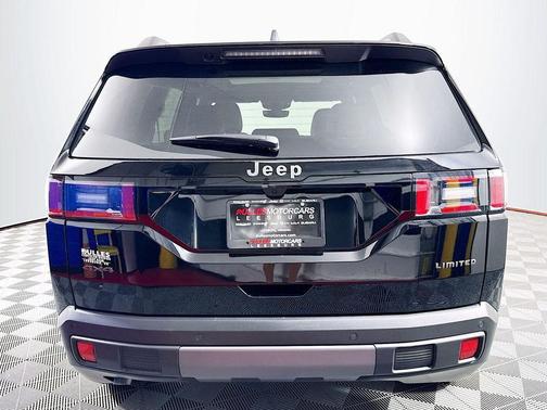 Diamond Black 2026 Jeep Cherokee LAREDO/LIMITED