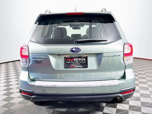 Jasmine Green Metallic 2018 Subaru Forester 2.5i Premium