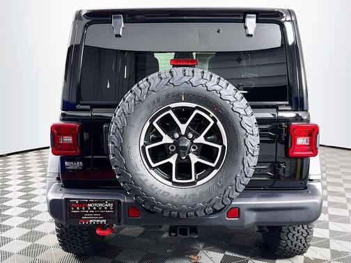 Black Clearcoat 2026 Jeep Wrangler Rubicon