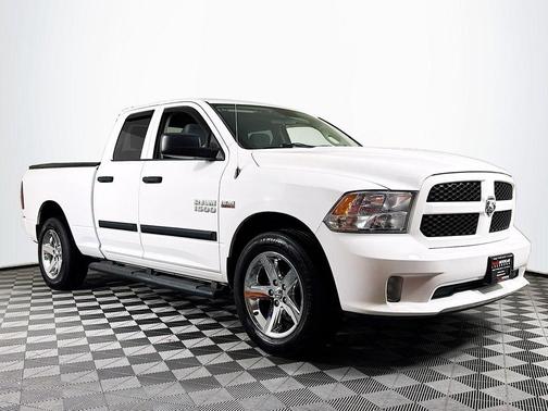 Brilliant Black Crystal Pearlcoat 2017 RAM 1500 Express