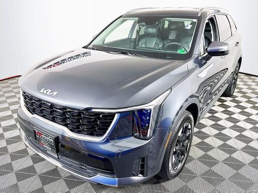Gray 2025 Kia Sorento S