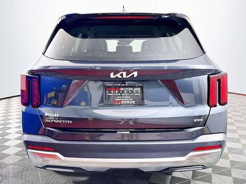 Gray 2025 Kia Sorento S