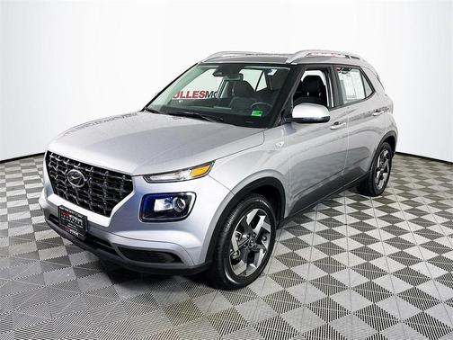 2024 Hyundai VENUE SEL