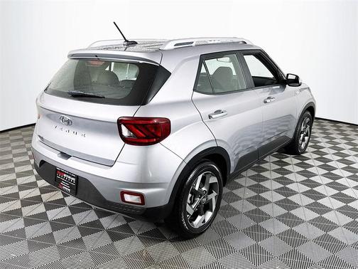 2024 Hyundai VENUE SEL