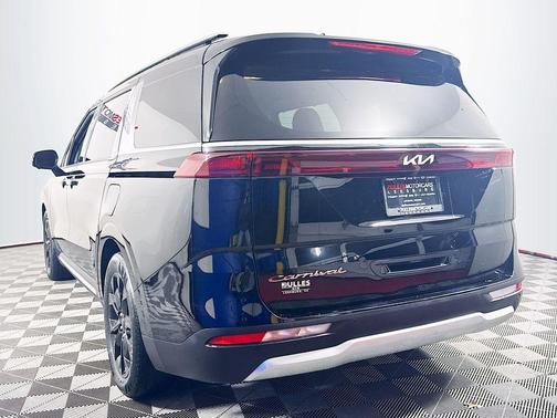 2022 Kia Carnival SX