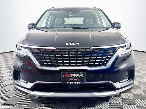 Aurora Black 2022 Kia Carnival SX