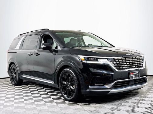 Aurora Black 2022 Kia Carnival SX