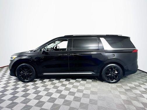 Aurora Black 2022 Kia Carnival SX
