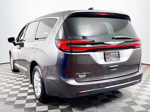 Crystal Metallic 2023 Chrysler Pacifica Touring-L