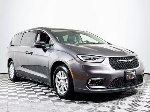 Crystal Metallic 2023 Chrysler Pacifica Touring-L