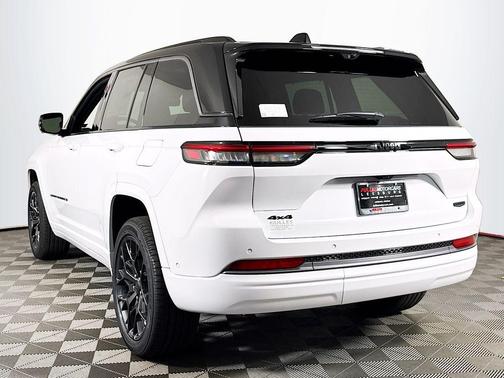 Bright White Clearcoat 2026 Jeep Grand Cherokee Summit