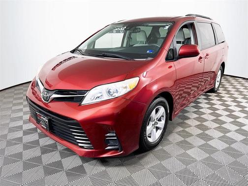 2020 Toyota Sienna LE