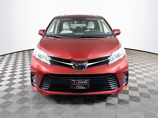 2020 Toyota Sienna LE