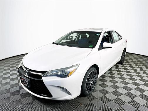 2016 Toyota Camry SE w/Special Edition Pkg