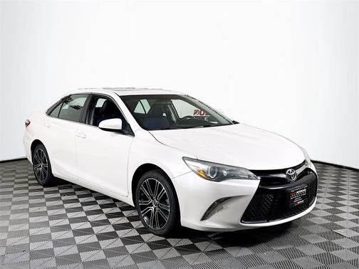 2016 Toyota Camry SE w/Special Edition Pkg