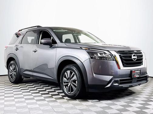 Gun Metallic 2024 Nissan Pathfinder SV