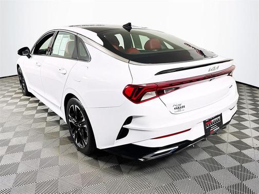 2022 Kia K5 GT-Line
