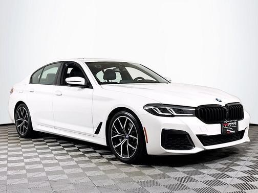 Alpine White 2021 BMW 530 i xDrive