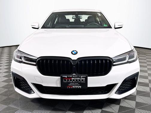 Alpine White 2021 BMW 530 i xDrive