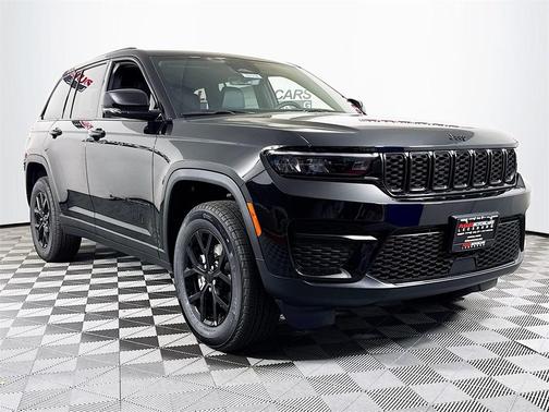 2025 Jeep Grand Cherokee Laredo