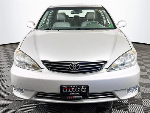2005 Toyota Camry XLE