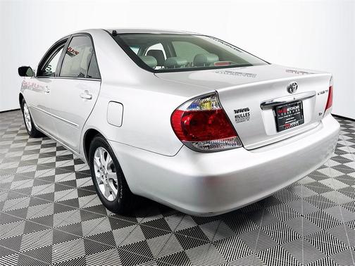 2005 Toyota Camry XLE