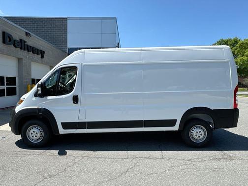 Bright White Clearcoat 2026 RAM ProMaster 2500 High Roof