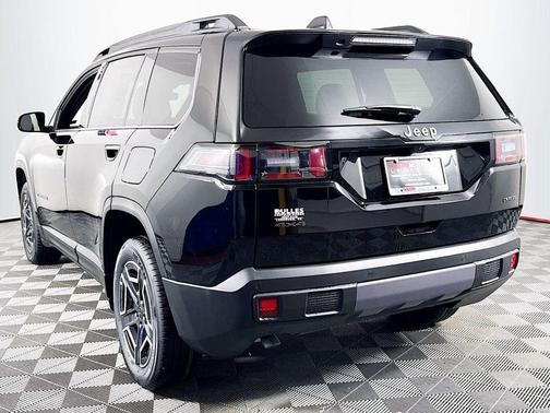 Diamond Black 2026 Jeep Cherokee LAREDO/LIMITED