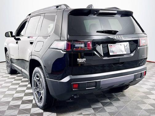 Diamond Black 2026 Jeep Cherokee Laredo