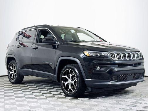 Diamond Black 2024 Jeep Compass Latitude